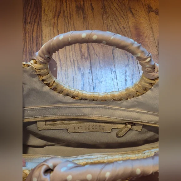LC Lauren Conrad Half Moon Tote - Picture 4 of 5